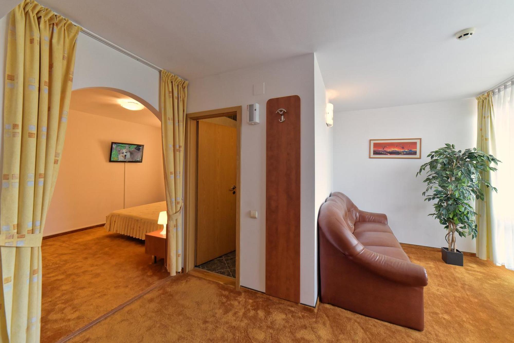 Hotel Oasis Brașov Exterior foto