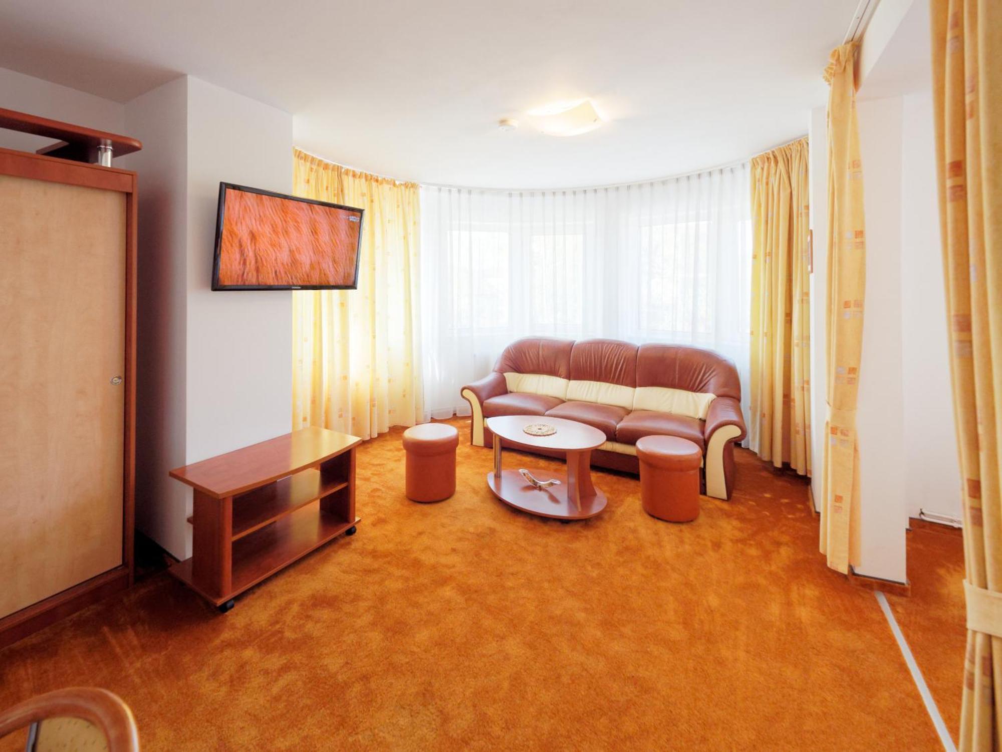 Hotel Oasis Brașov Exterior foto