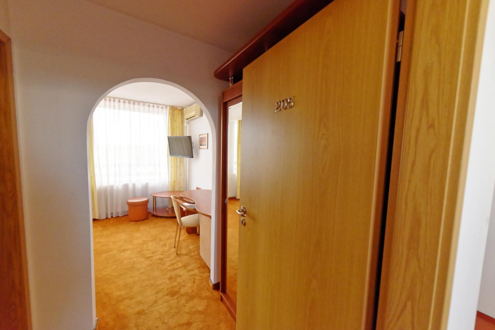 Hotel Oasis Brașov Exterior foto
