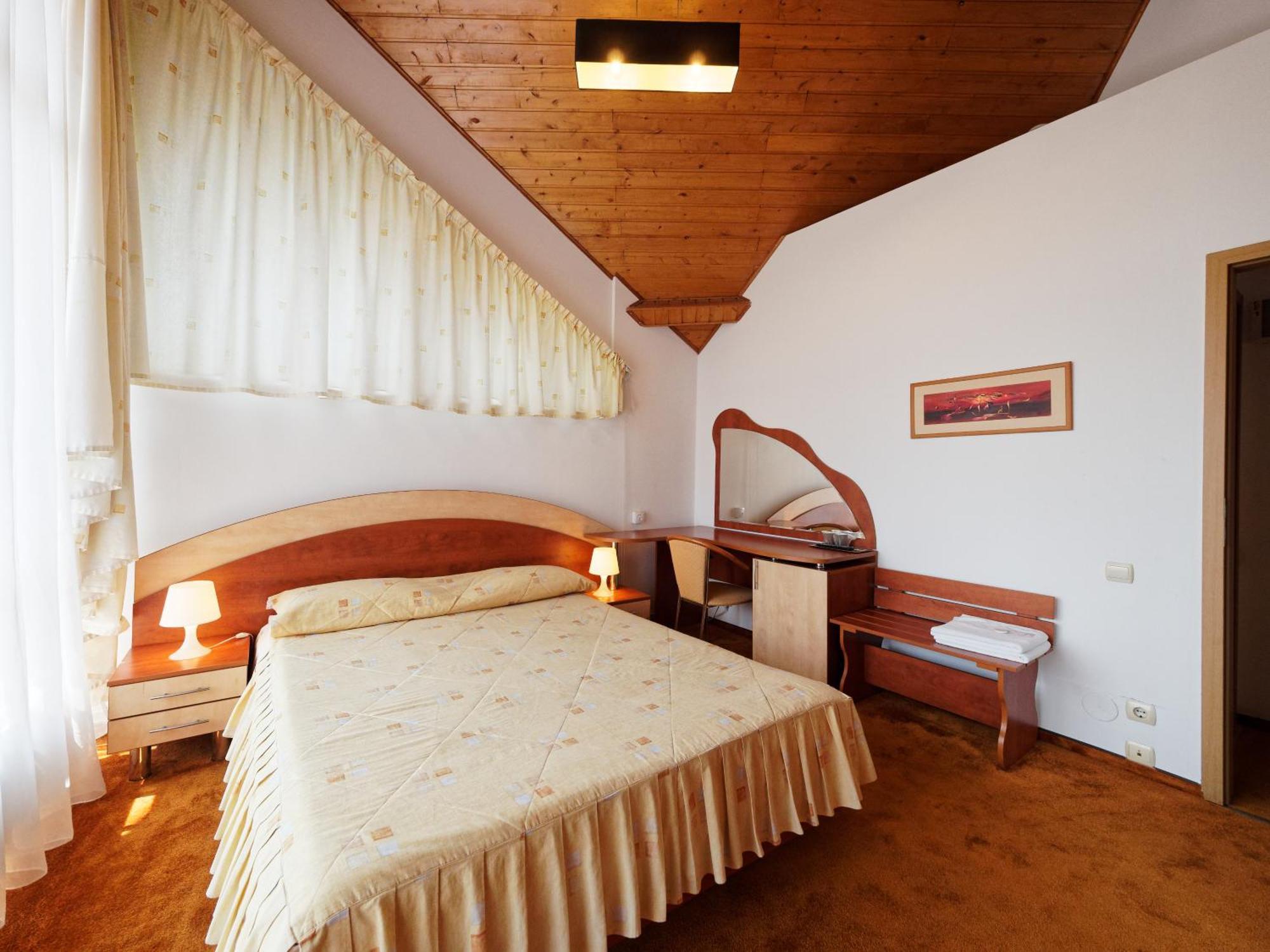 Hotel Oasis Brașov Exterior foto