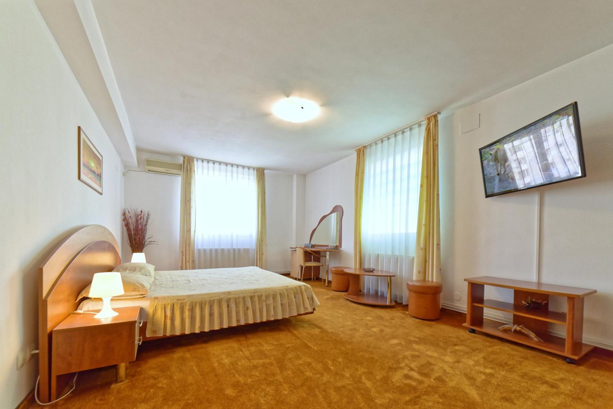 Hotel Oasis Brașov Exterior foto