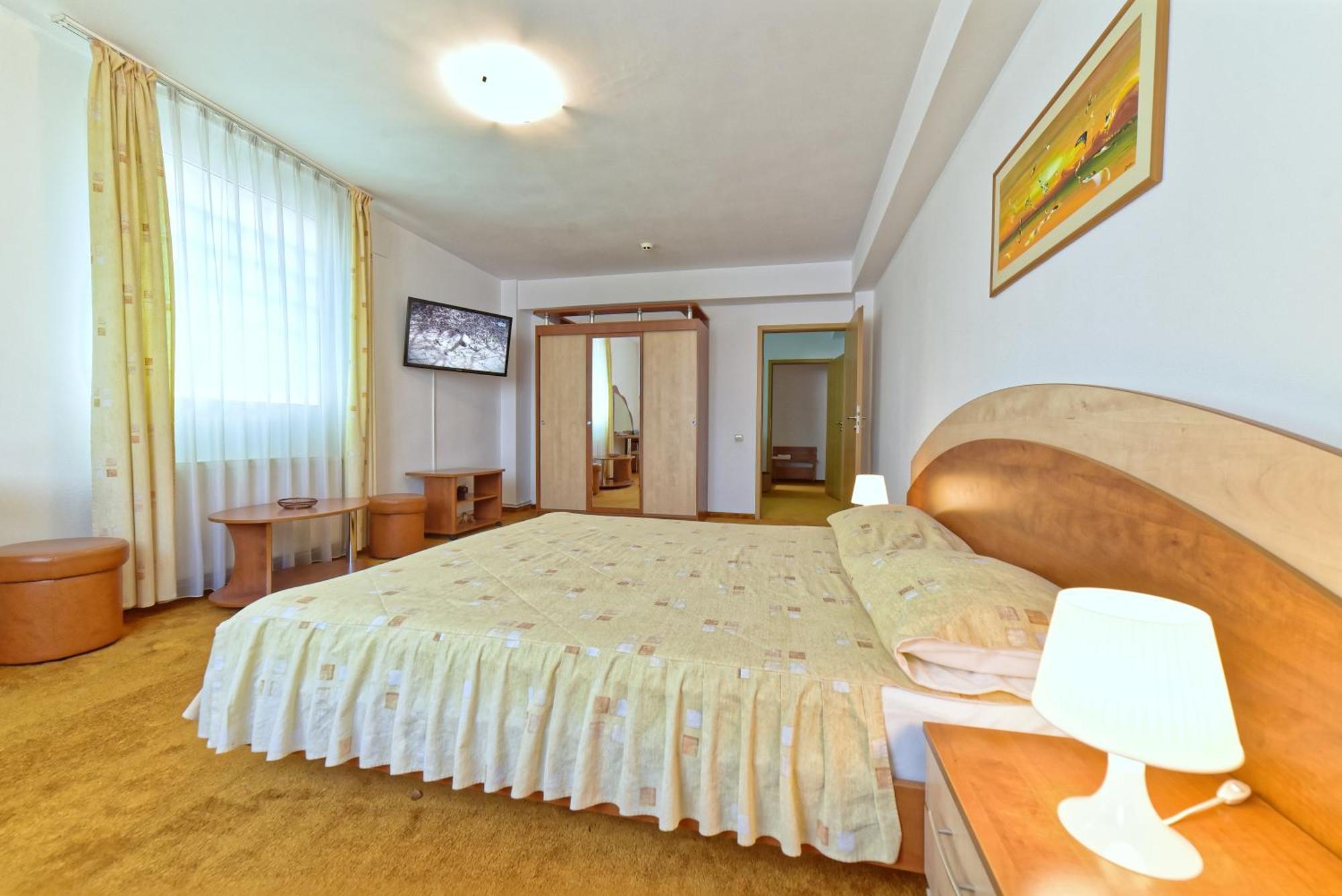 Hotel Oasis Brașov Exterior foto