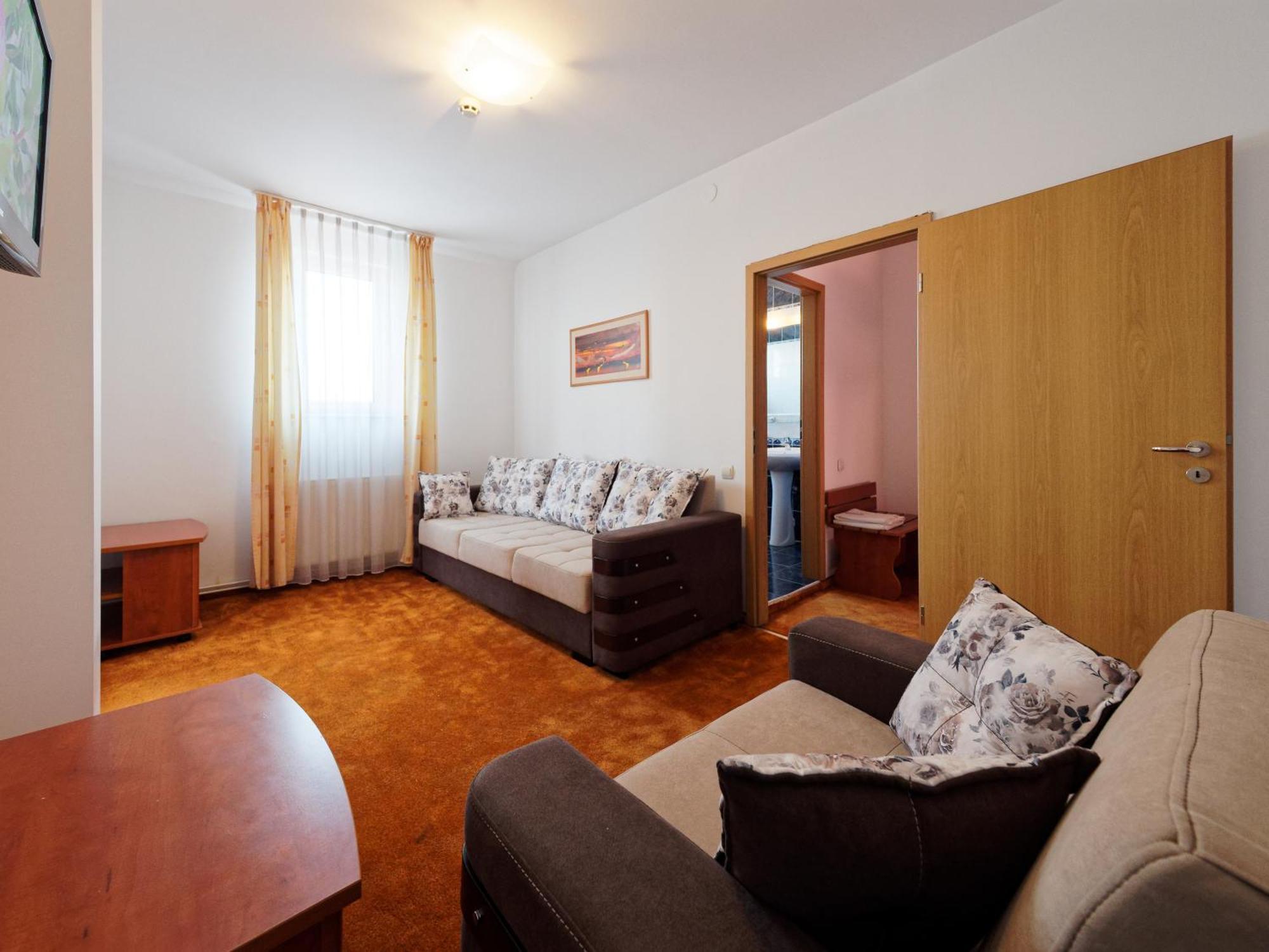 Hotel Oasis Brașov Exterior foto
