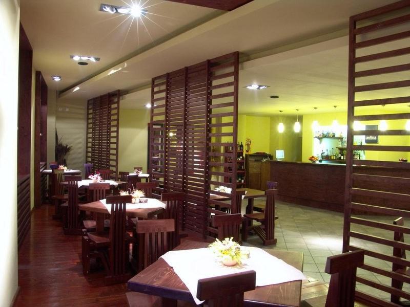 Hotel Oasis Brașov Exterior foto