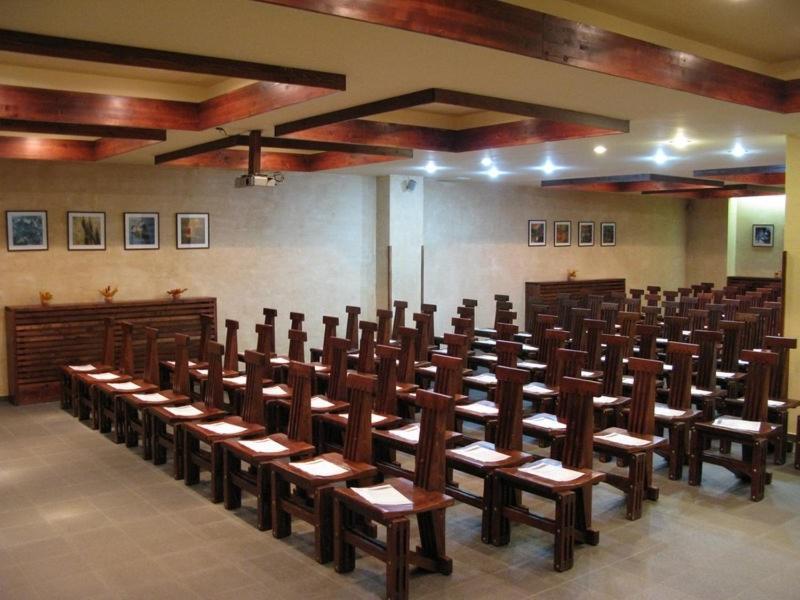 Hotel Oasis Brașov Afaceri foto